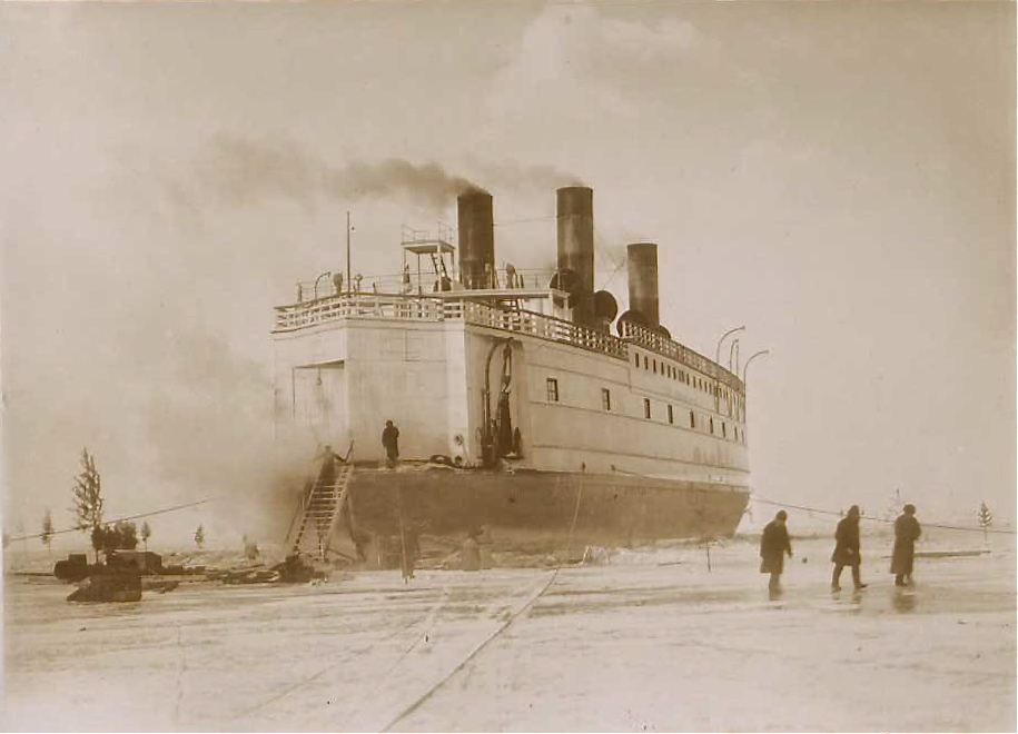 Пароход ангара. Байкал паром-ледокол. Пароход Ангара на Байкале в 1904 году. Паром Байкал 1906 года. Байкальская Железнодорожная переправа.